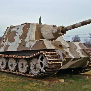 Maquetas hechas - jagdtiger Vista frontal lateral