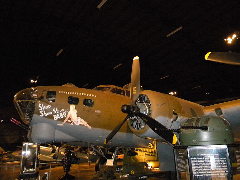 Maquetas hechas - boeing-b-17-flying-fortress Vista frontal lateral