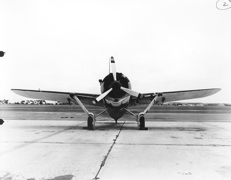 Maquetas hechas - brewster-f2a-1-buffalo Vista frontal foto bn