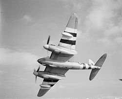 Maquetas hechas - de-havilland-98-mosquito Vista frontal foto bn