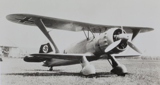 Maquetas hechas - dornier-do-217 Vista frontal lateral foto bn