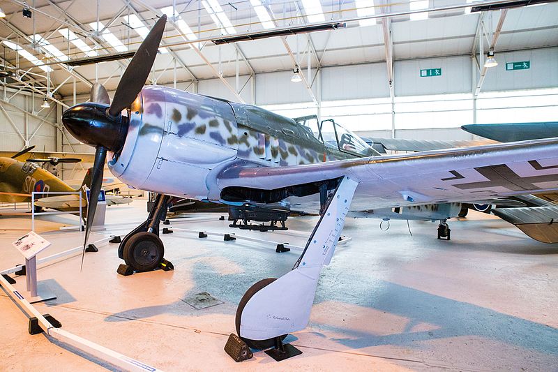Maquetas hechas - focke-wulf-fw-190-con-variantes Vista frontal lateral