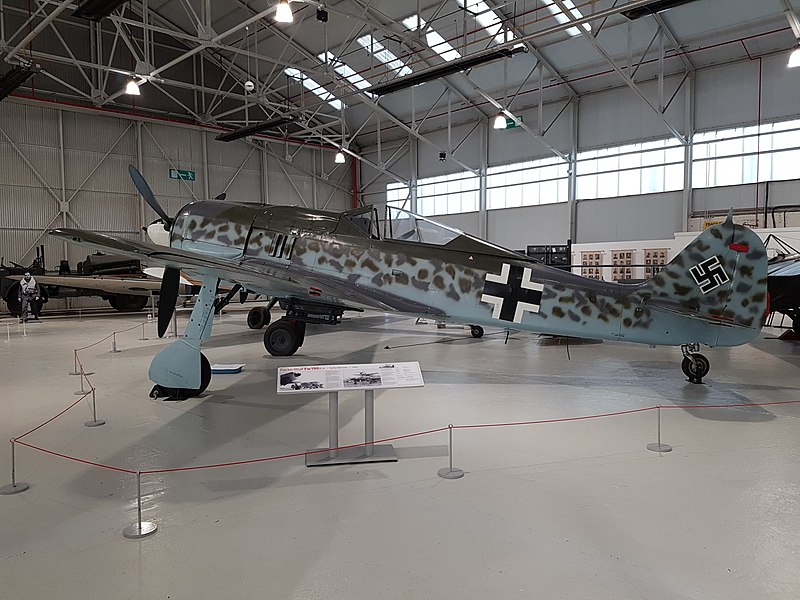 Maquetas hechas - focke-wulf-fw-190-con-variantes Vista lateral