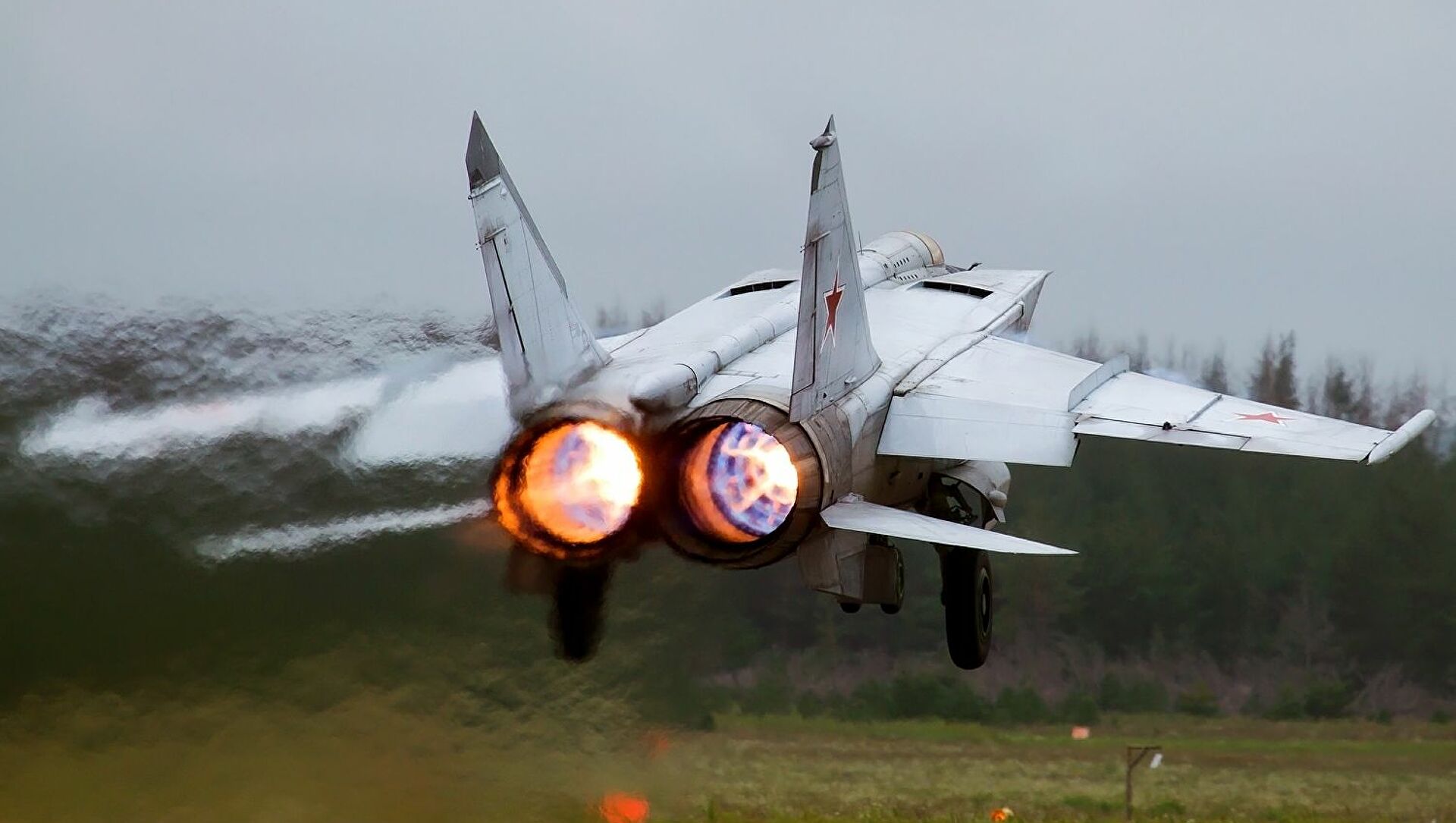 Maquetas hechas - Mig 25 Foxbat Vista trasera