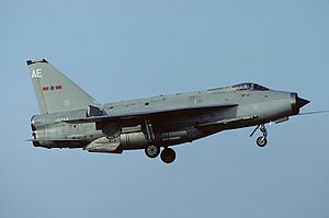 Maquetas Hechas - English Electric Lightning Vista frontal-lateral