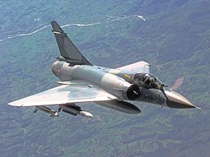 Maquetas Hechas - Dassault Mirage 2000 Vista frontal-lateral