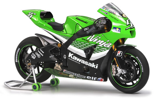 Maquetas hechas - Kawasaki Ninja ZX-RR Vista lateral2