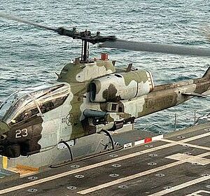 Maquetas hechas - AH-1 Cobra Vista lateral