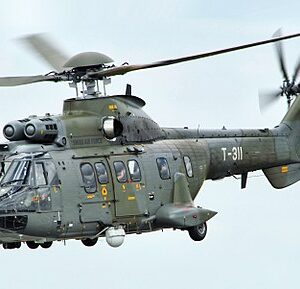 Maquetas hechas - AS-332 Super Puma Vista lateral