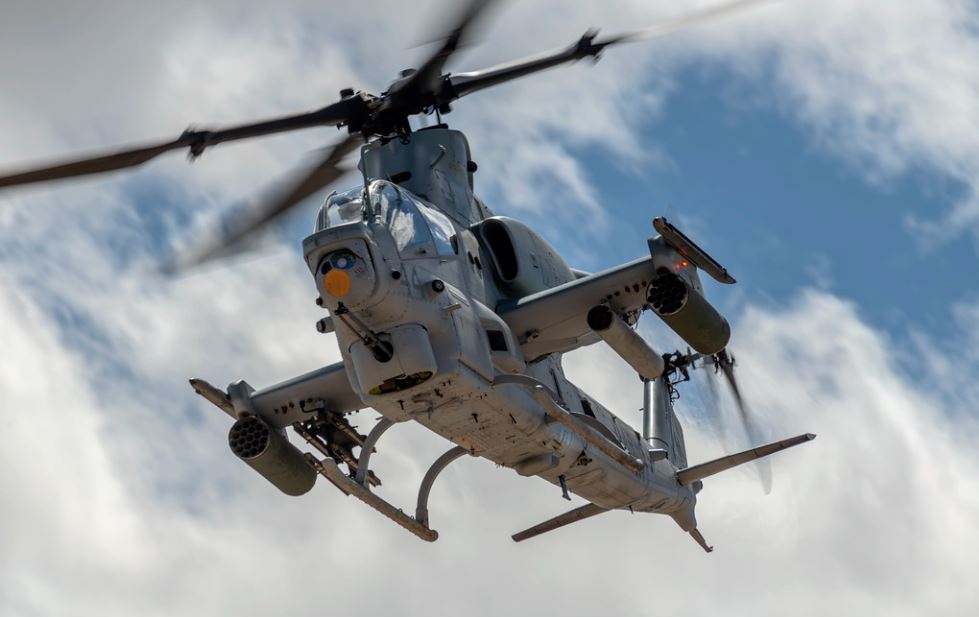 Maquetas hechas - AH-1 Cobra Vista inferior