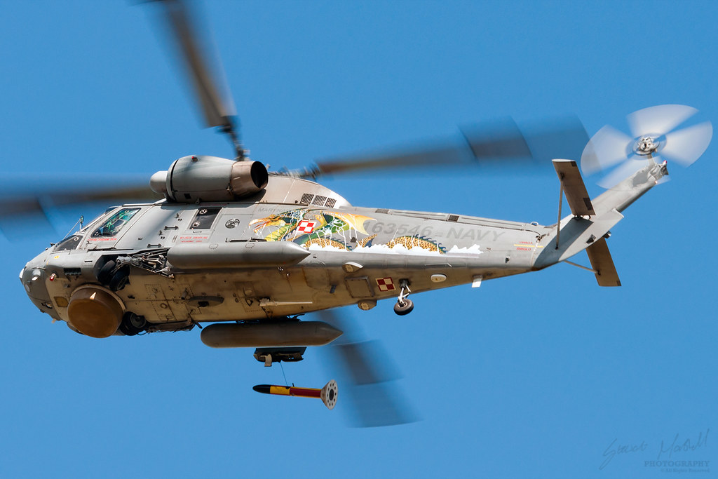 Maquetas hechas - Kaman SH-2 Seasprite Vista inferior