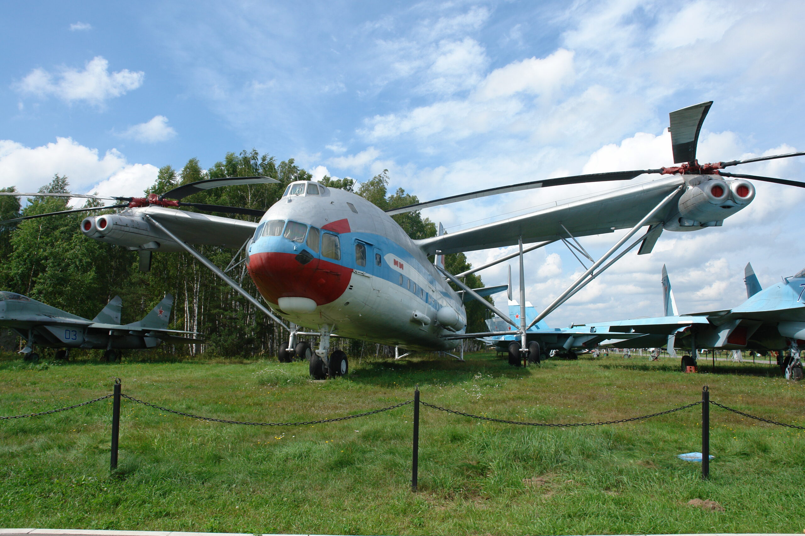 Maquetas hechas - Mil Mi-12 Inicior Vista frontal-lateral