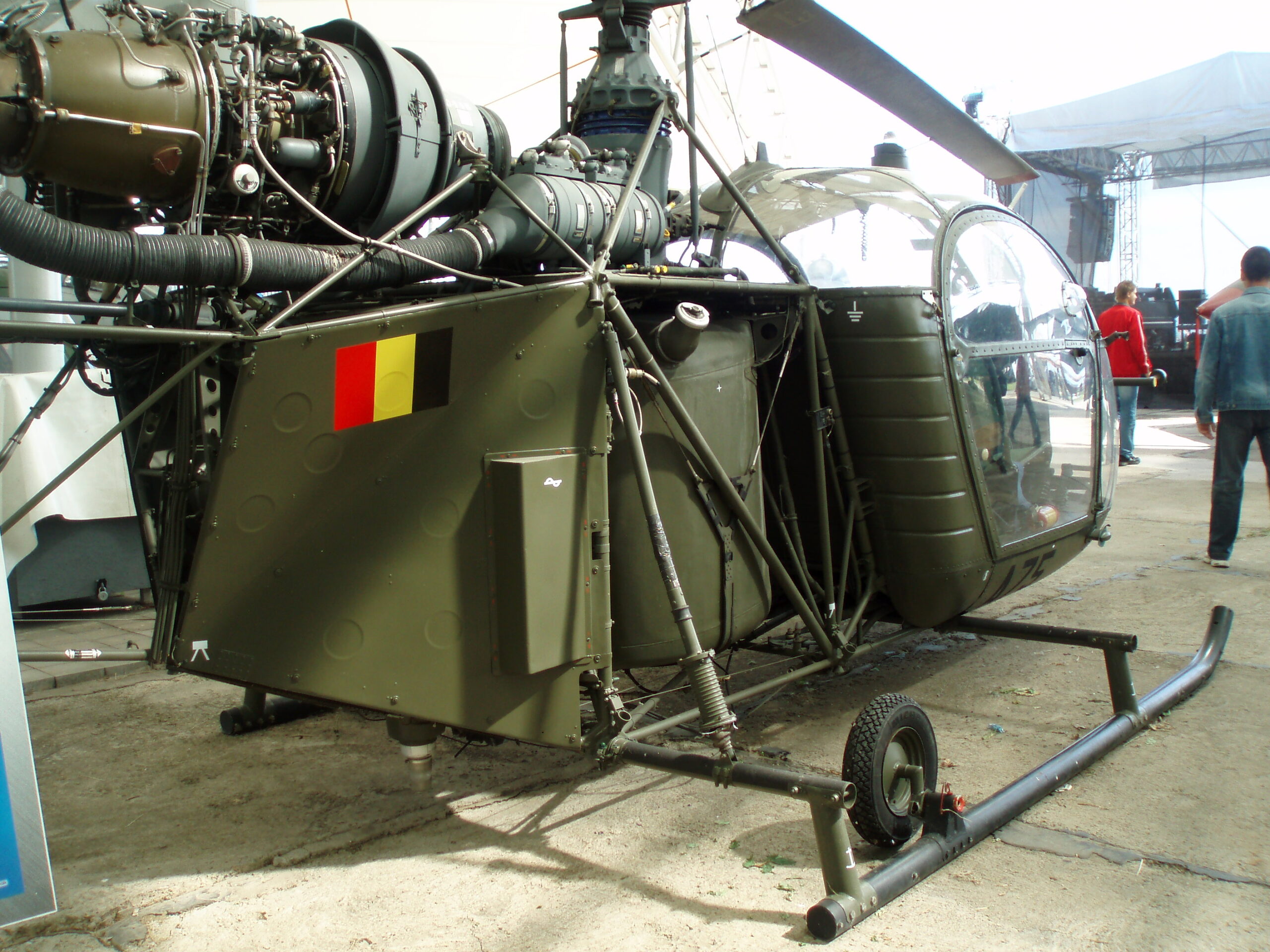 Maquetas hechas - Aérospatiale Alouette II Vista trasera
