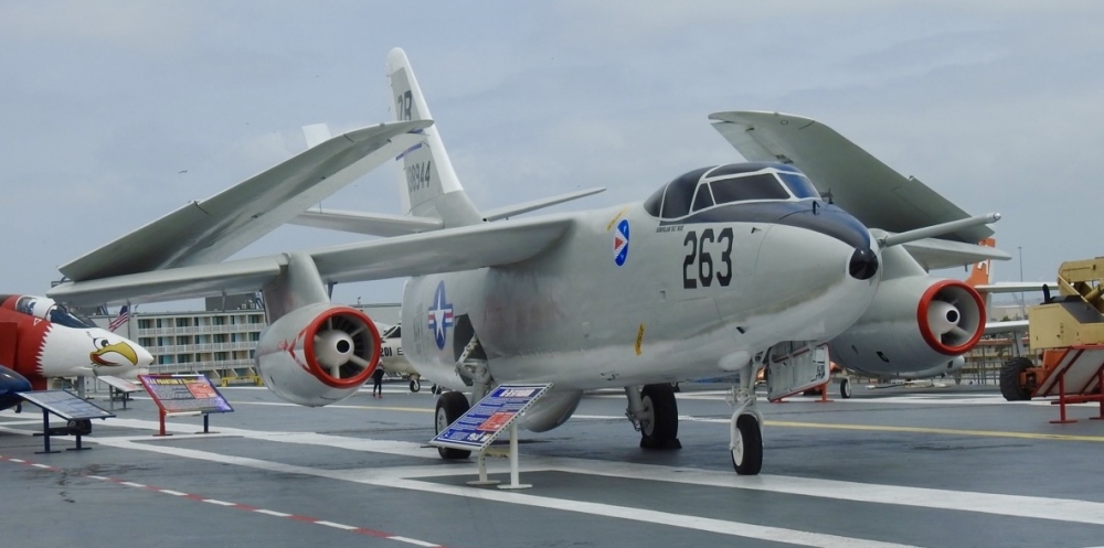 Maquetas hechas - A-3 Skywarrior Vista frontal-lateral