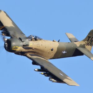 Maquetas hechas - A-1 Skyraider Vista frontal-lateral