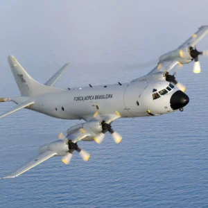 Maquetas hechas - Lockheed P-3 Orion Vista frontal