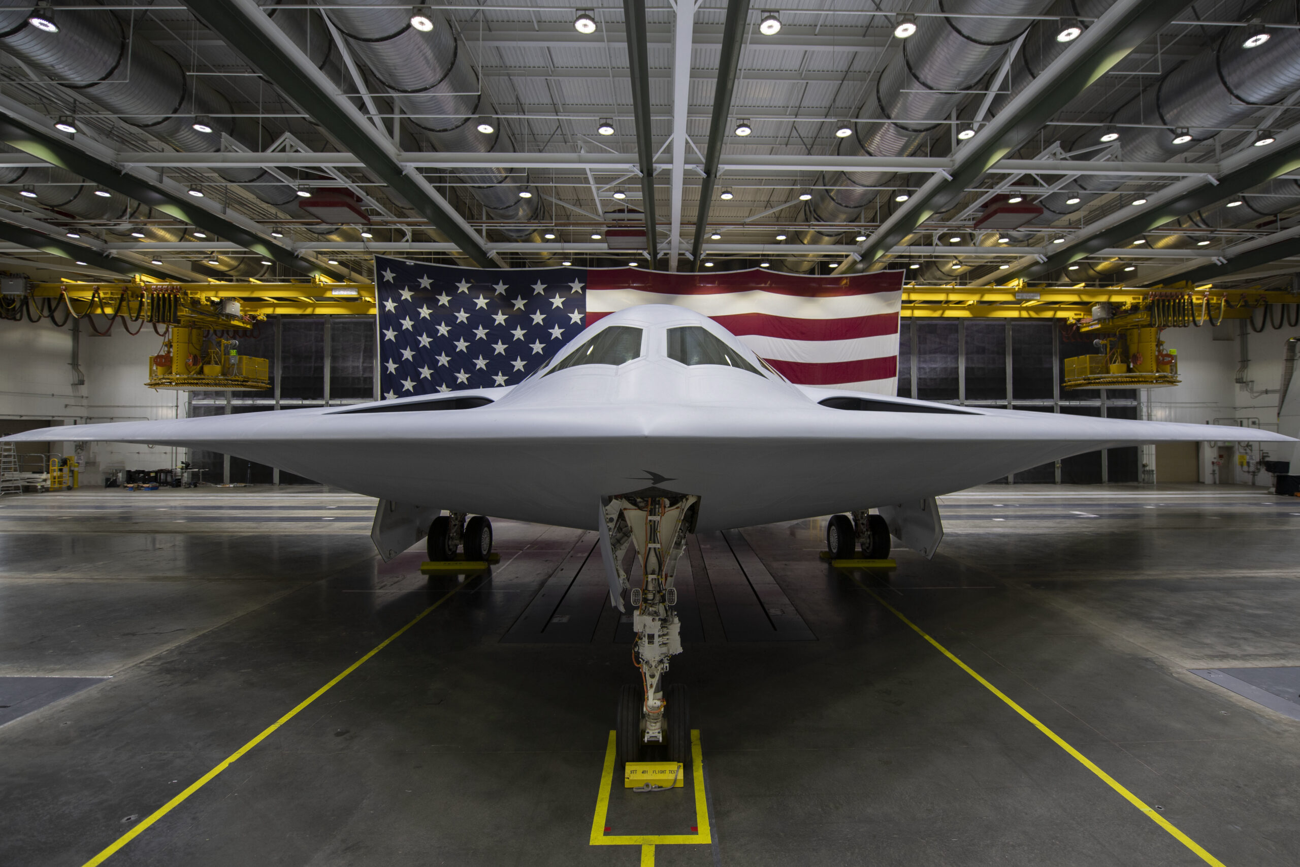 Maquetas hechas - Northrop Grumman B-21 Raider Vista frontal