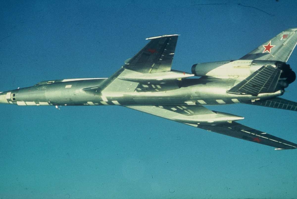 Maquetas hechas - Tupolev Tu-22 Blinder Vista inferior