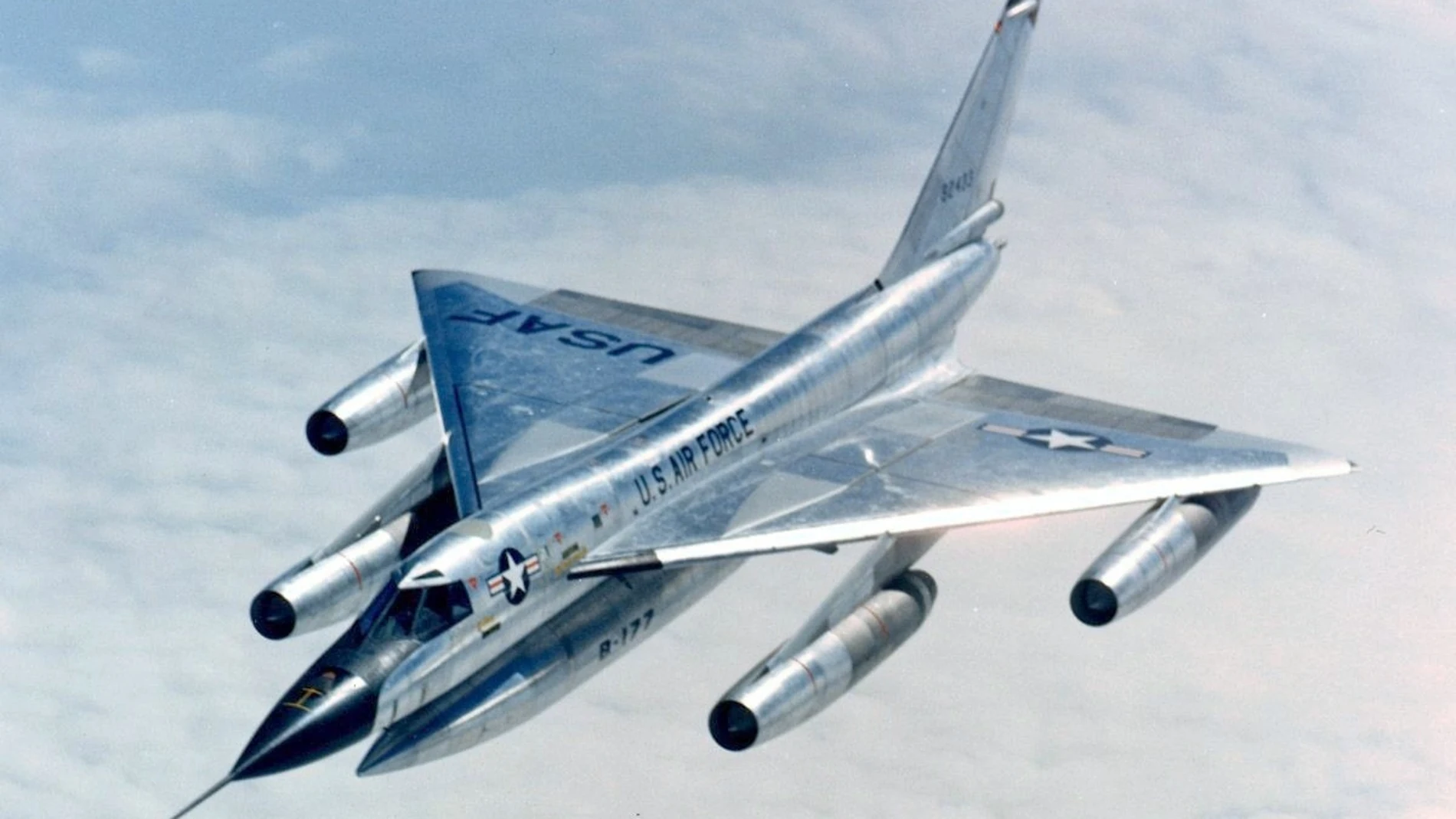 Maquetas hechas - B-58 Hustler Vista frontal-lateral