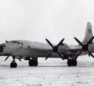 Maquetas hechas - Tupolev Tu-85 Barge Vista frontal-lateral