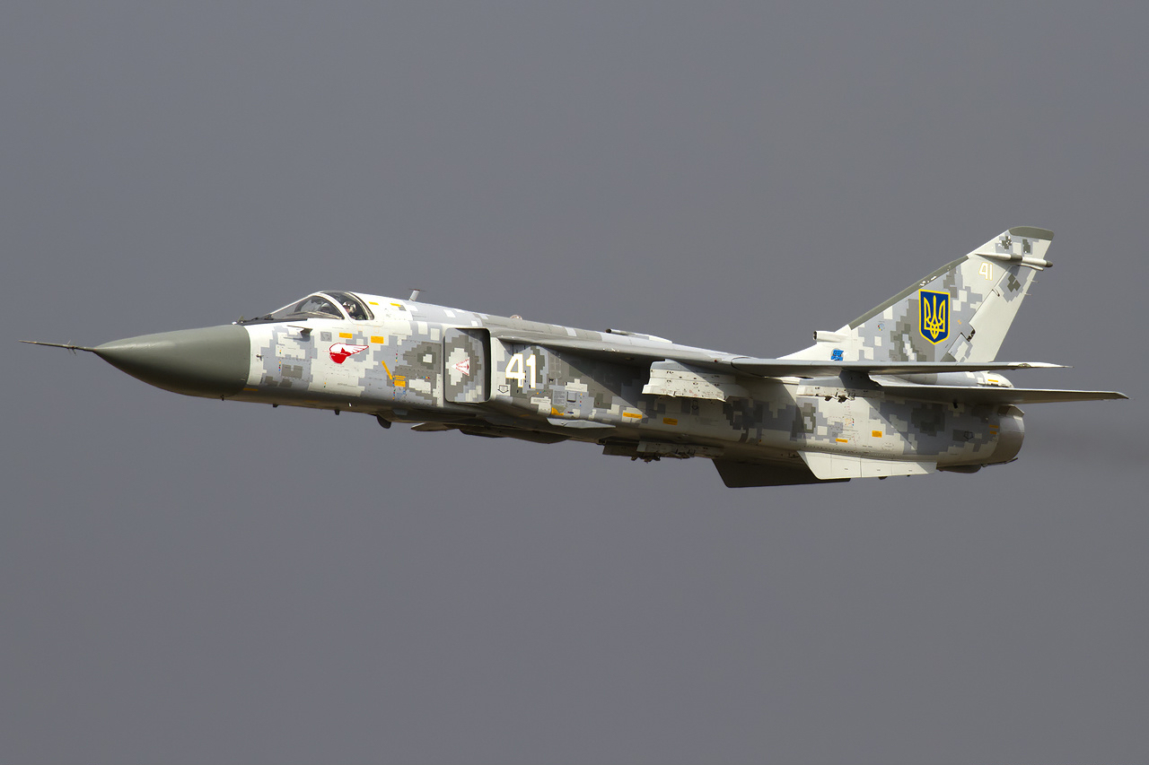 Maquetas hechas - Sukhoi Su-24 Fencer Vista lateral