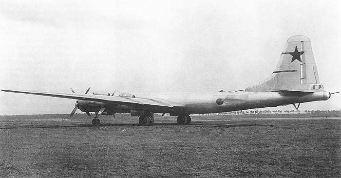 Maquetas hechas - Tupolev Tu-85 Barge Vista trasera